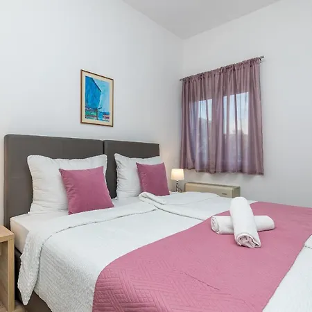 Island Mihaela - Happy Apartment *