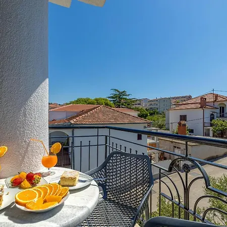 Island Mihaela - Happy Apartment *