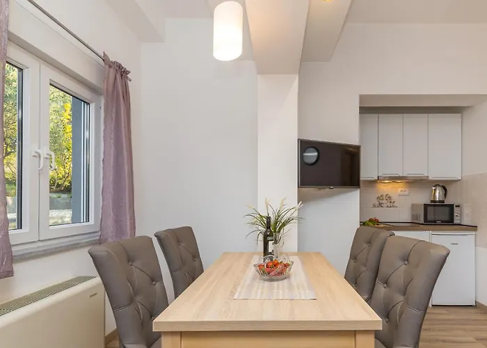 Island Mihaela Appartement