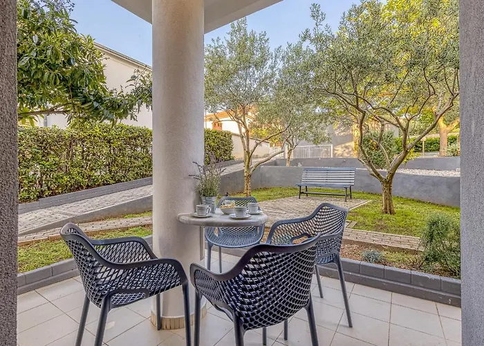 Island Mihaela Appartement *