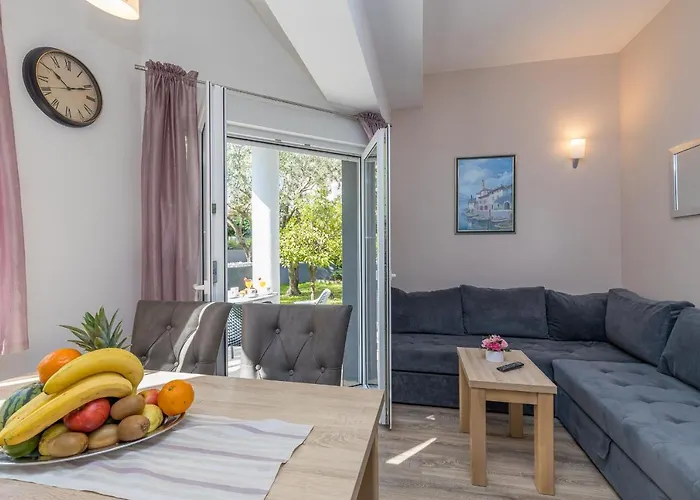 Island Mihaela Appartement