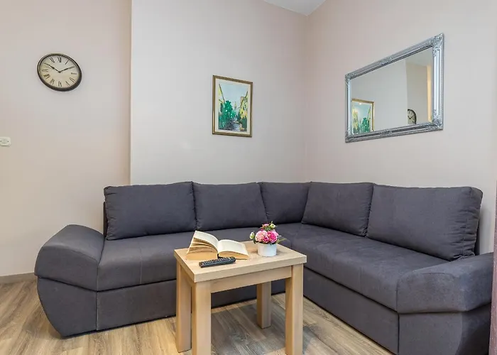 Island Mihaela Okrug Gornji