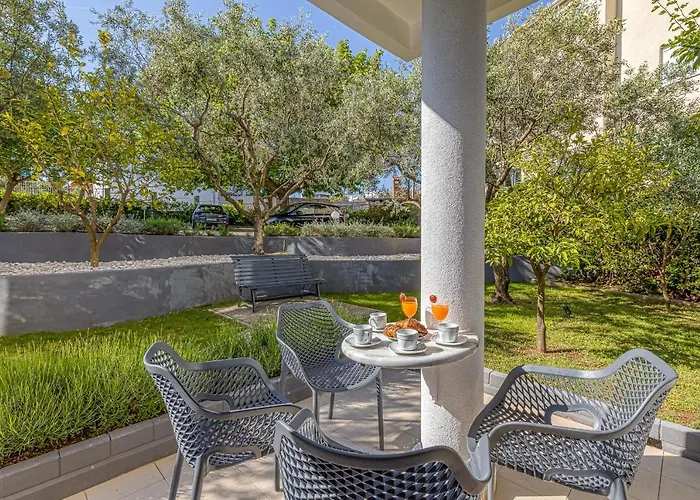 Island Mihaela Appartement