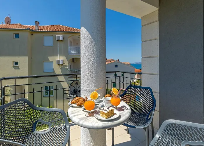 Island Mihaela Appartement