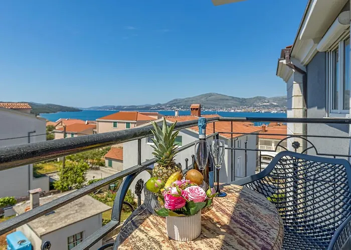 Island Mihaela Appartement