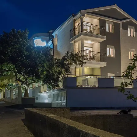 Appartement Island Mihaela *