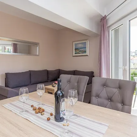 Appartement Island Mihaela