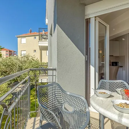 Appartement Island Mihaela *