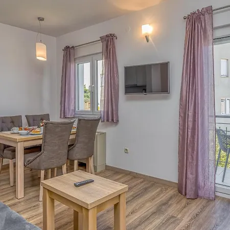 Apartmán Island Mihaela - Happy *