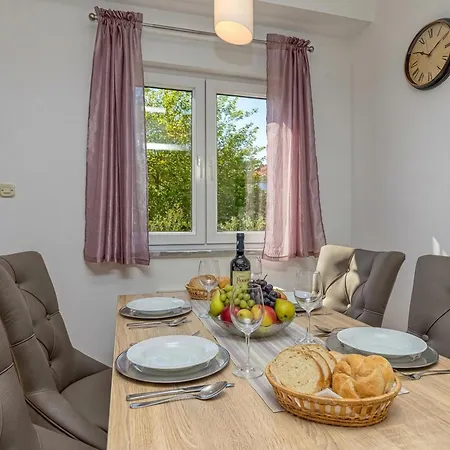 Island Mihaela Apartamento