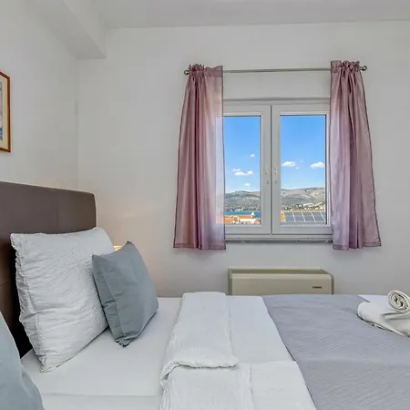 Island Mihaela Apartamento