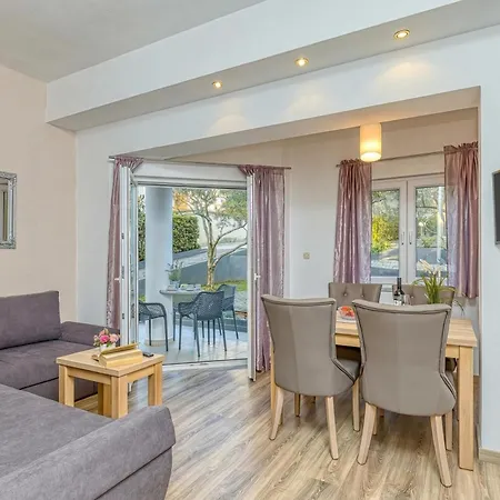 Apartamento Island Mihaela