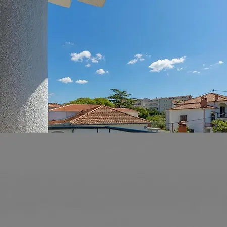 Island Mihaela Apartamento *