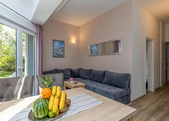 Island Mihaela * 奥库格哥恩基