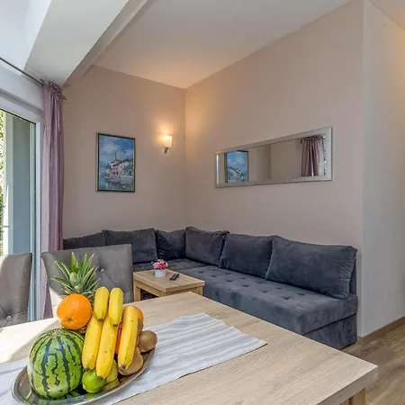 Island Mihaela * 오크루그고른지