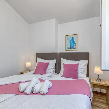 Island Mihaela * 오크루그고른지